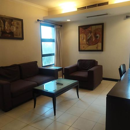 Grand Tropic Suites Hotel Jakarta Luaran gambar