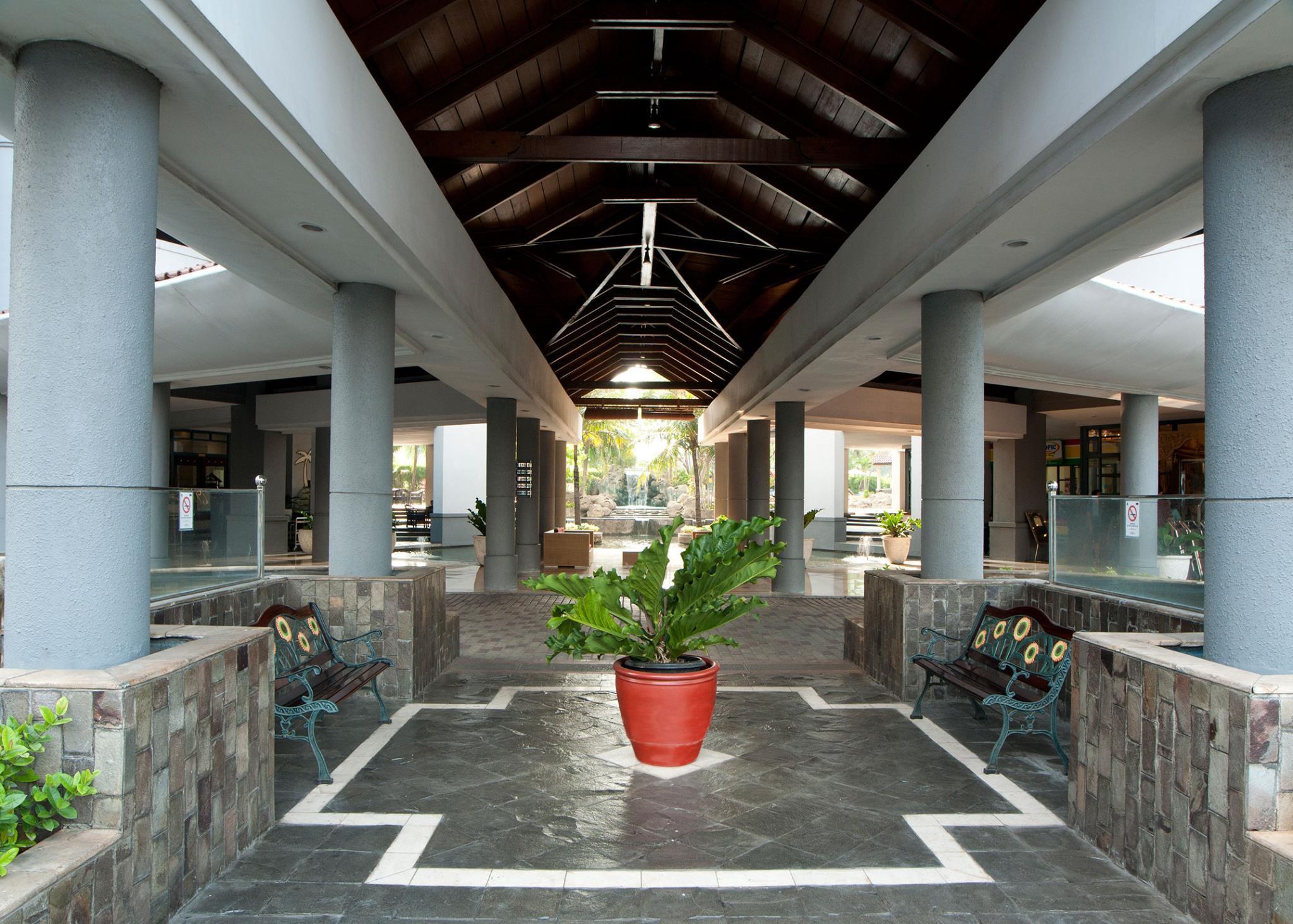 Grand Tropic Suites Hotel Jakarta Luaran gambar