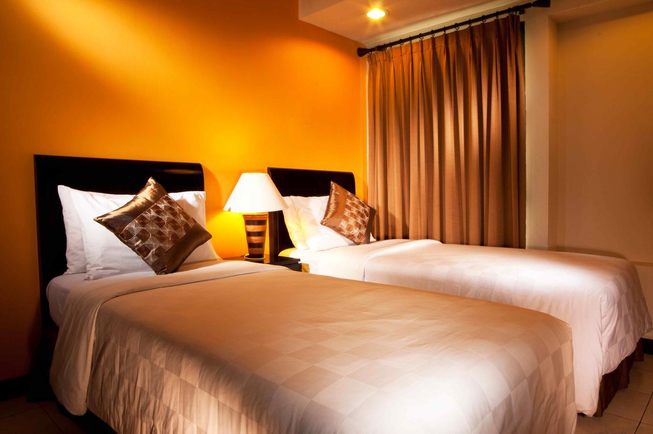 Grand Tropic Suites Hotel Jakarta Luaran gambar