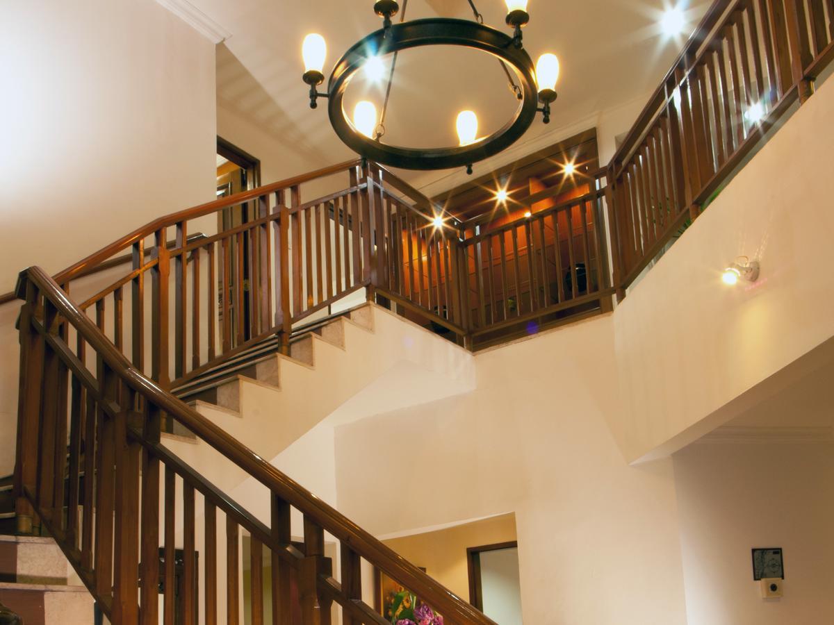 Grand Tropic Suites Hotel Jakarta Luaran gambar
