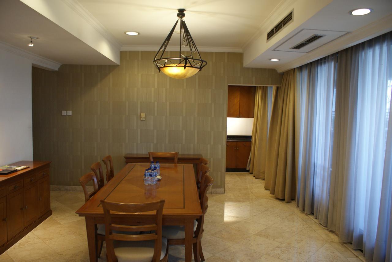 Grand Tropic Suites Hotel Jakarta Luaran gambar